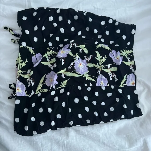Urban Outfitters Black Floral Mini Skirt - Picture 2 of 2